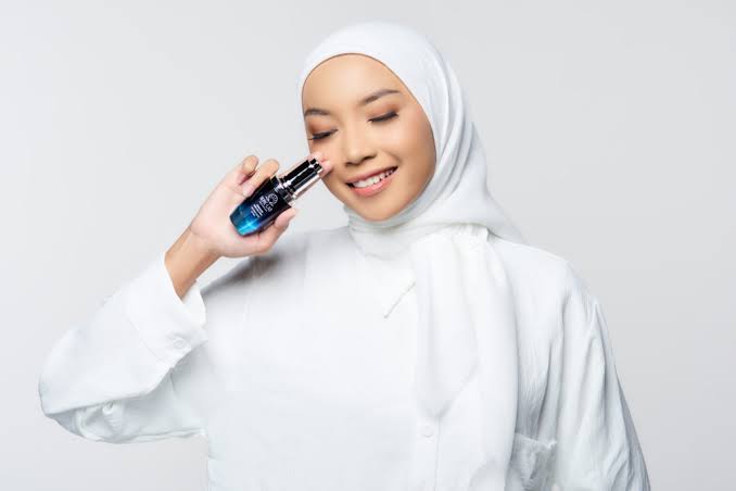 Moisturizer for Melanin-Rich Skin Over 40: A Simple Routine - HazelCollectionpro.com